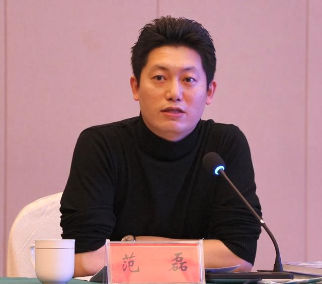 京东集团副总裁范磊一行来华容开展商务洽谈