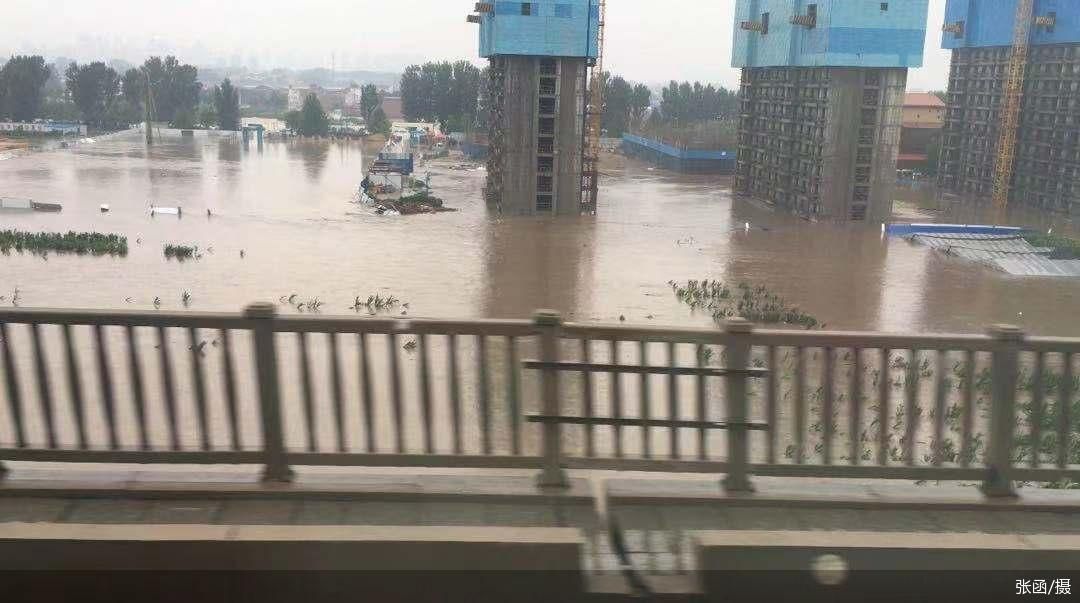 河南鹤壁大雨图片