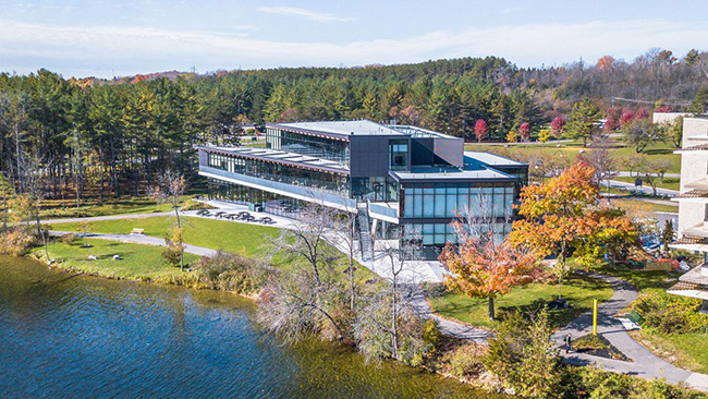 加拿大留学院校丨加拿大最出色的小型大学之一:特伦特大学