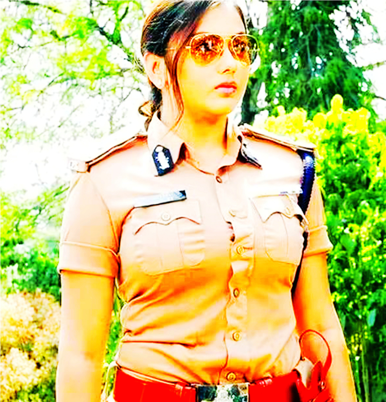 大家都知道俄罗斯女兵很漂亮,但是印度女兵绝对是一道亮丽的风景线!