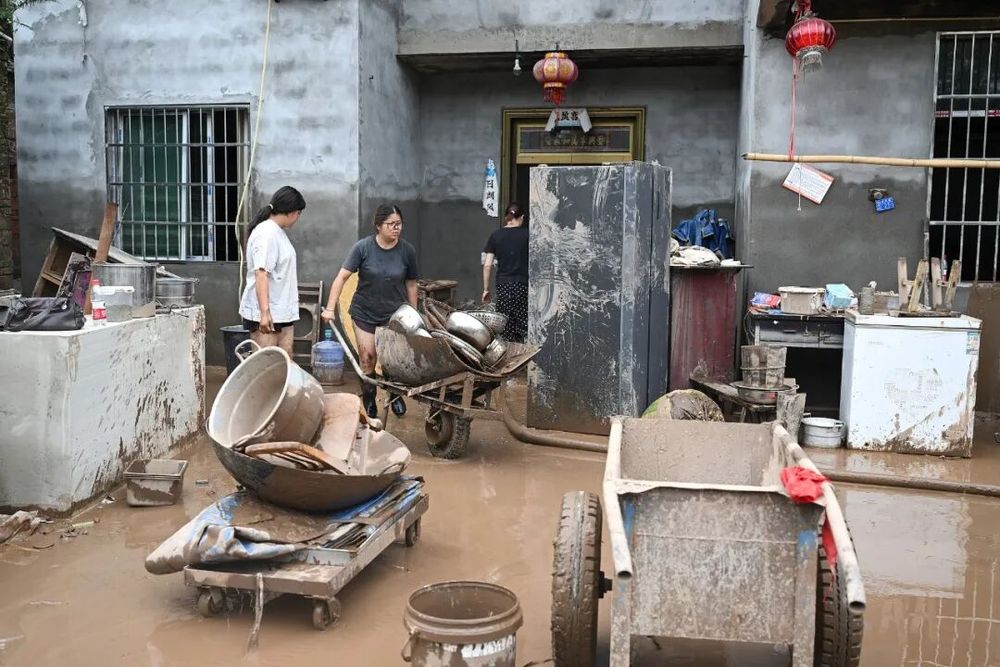 央视网评｜预警早发了，还是有人没撤出来，问题出在哪儿？