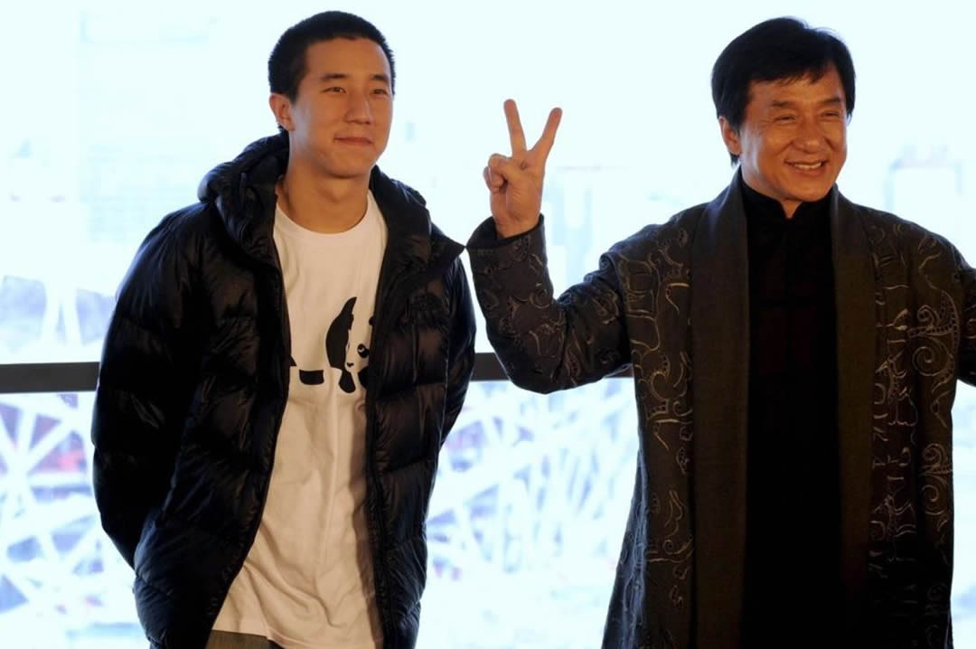 房祖名和成龙为啥不是一个姓?