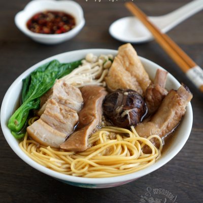 会做这些「肉骨茶面」,你比大厨都牛气!