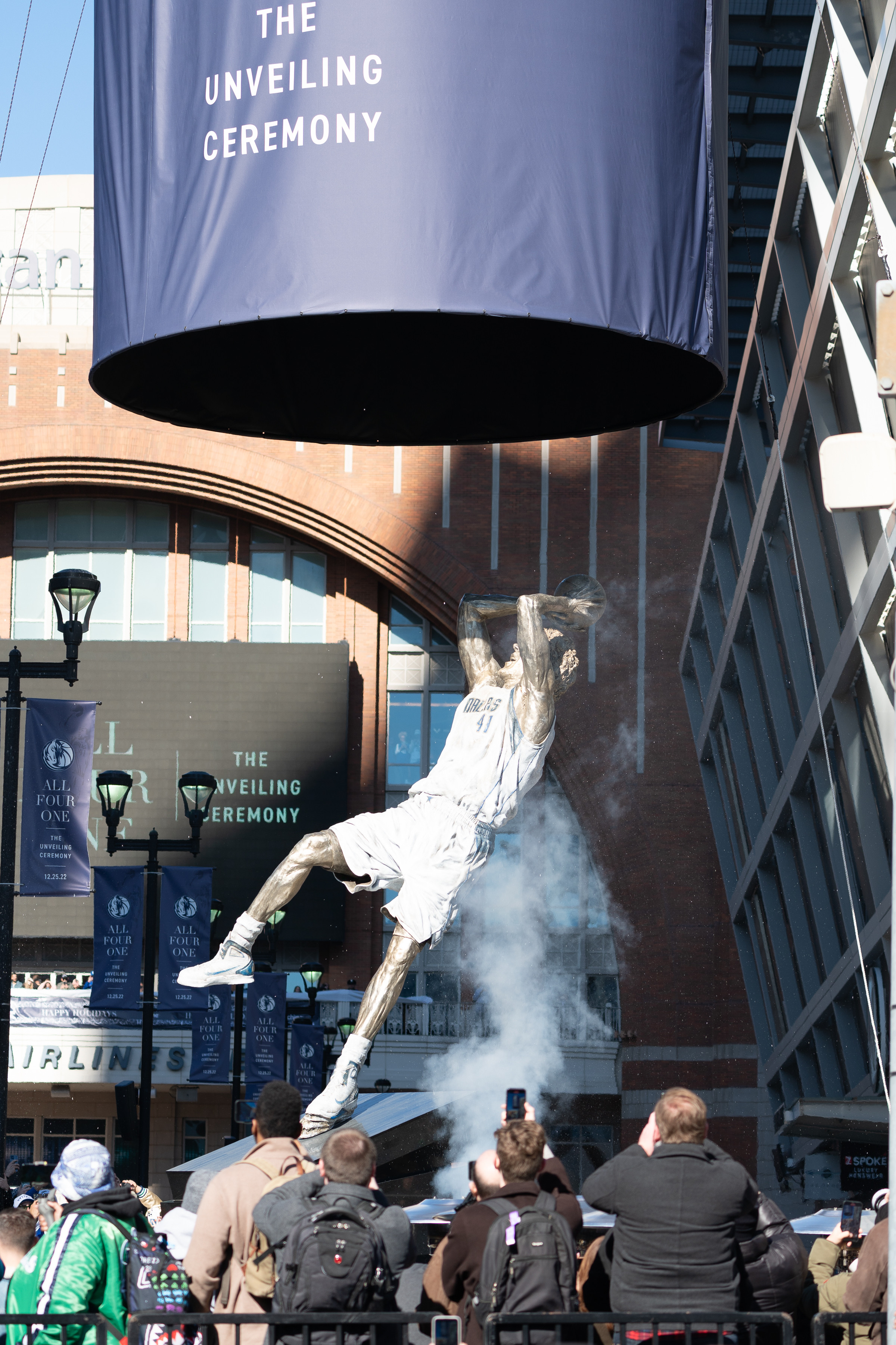 篮球——德克·诺维茨基雕像揭幕