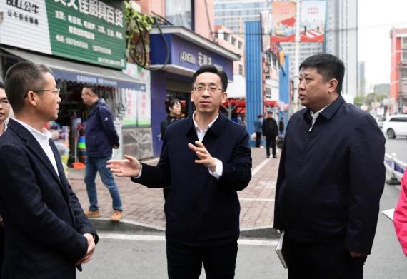 王万征督导深化文明城市创建工作