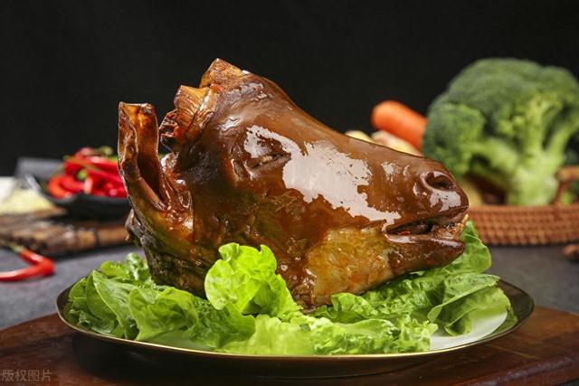 软糯入味,秘制香辣羊头煲,挑战你的味蕾