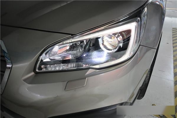成都车灯改装店升级led一体式透镜 改装一体式激光大灯