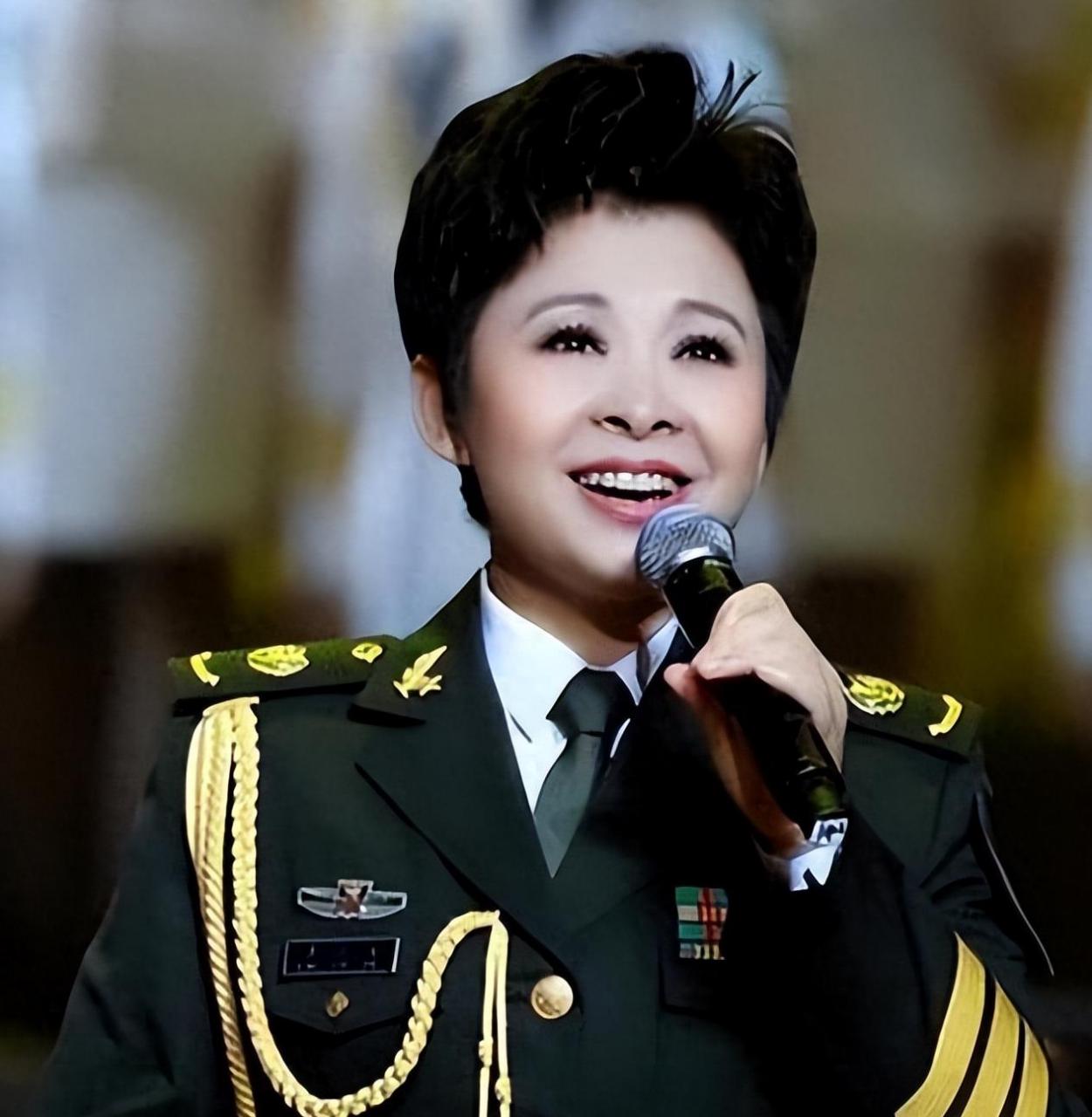 赖昌星坦白两人真实关系,歌唱家董文华为何会退圈?