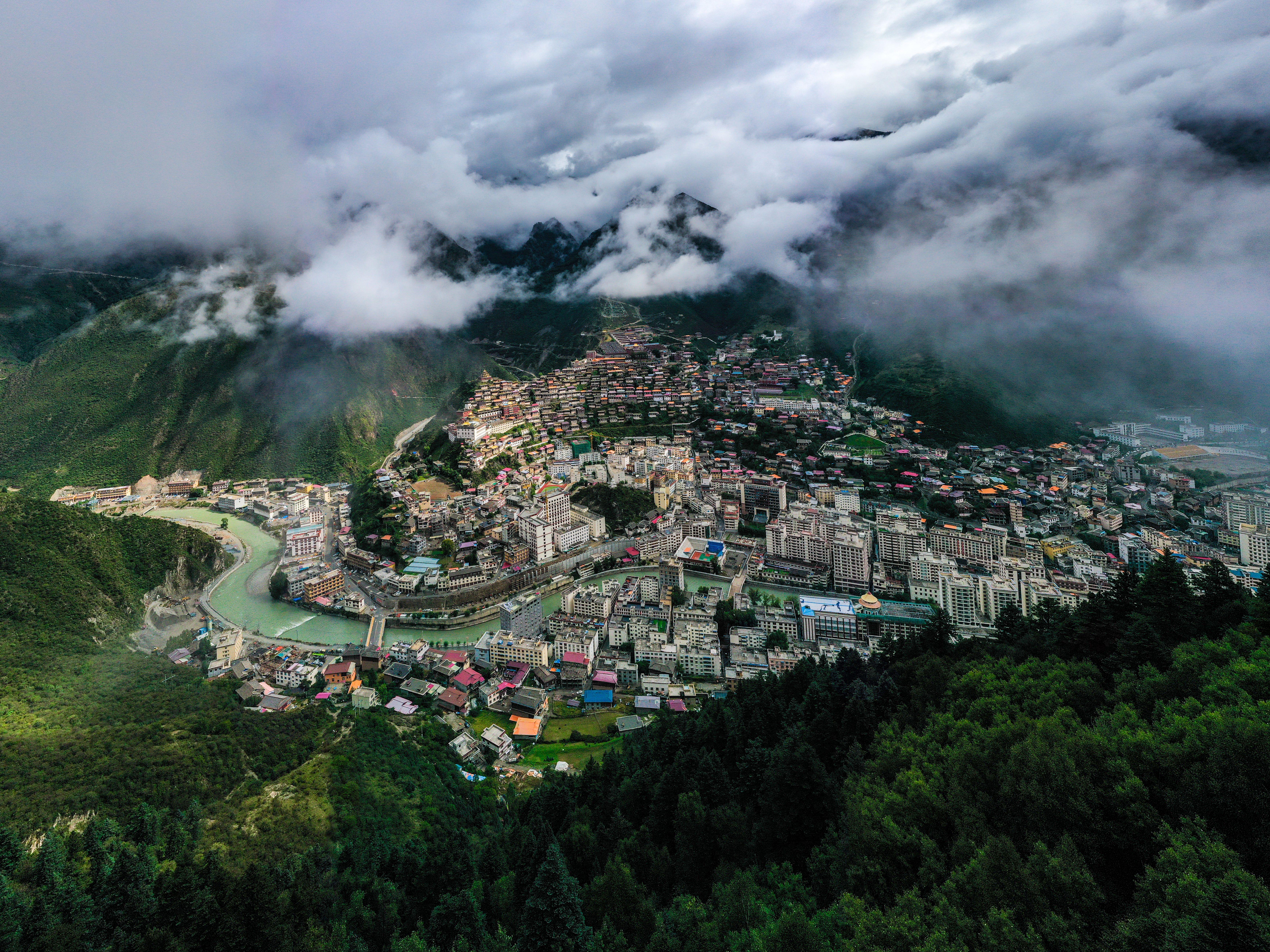 「回访"怎么办" 各县这样干」白玉县全力推进城乡一体化供水项目加速