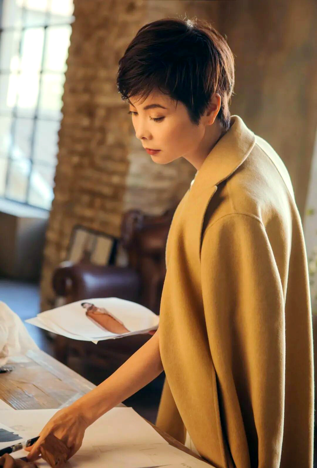 赵卉洲携"蝴蝶妈妈"系列亮相米兰时装周,非遗文化走向世界