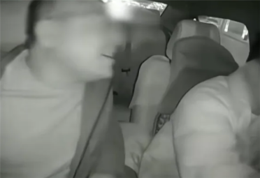 酒后闹事！甘肃一男子抢夺方向盘致出租车撞树：跳车逃跑后被控制