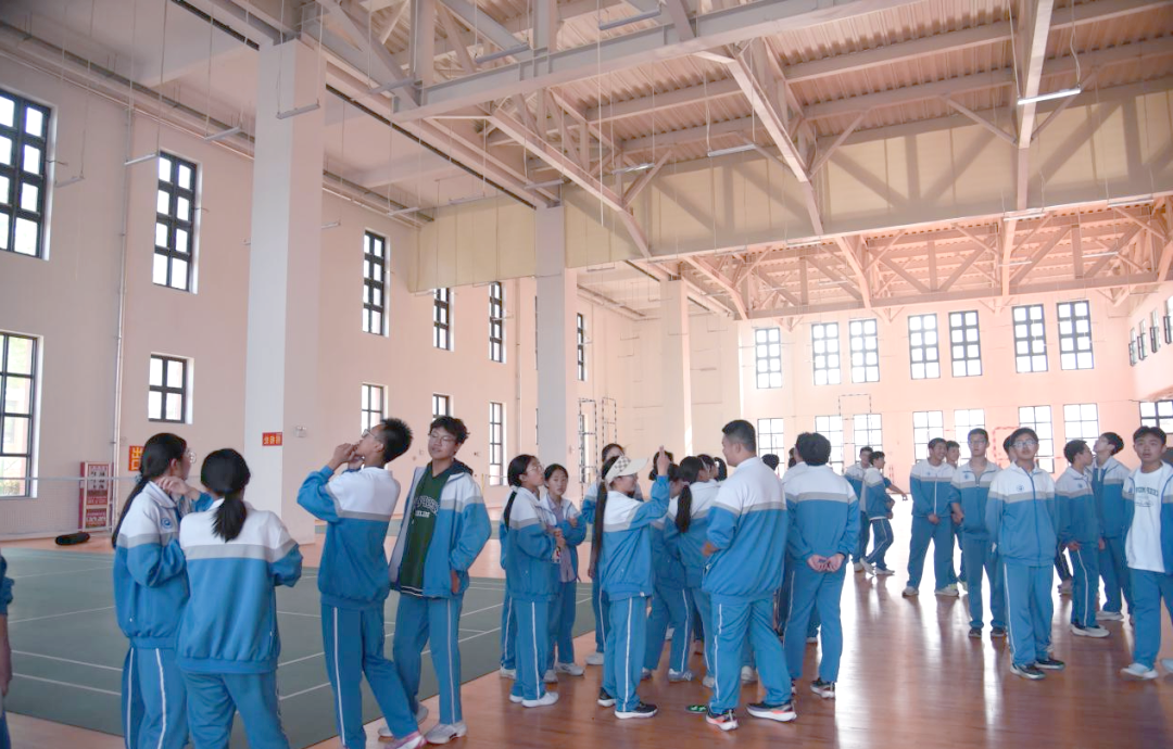 九年级学生探访枣庄三中,体验高中生活之美