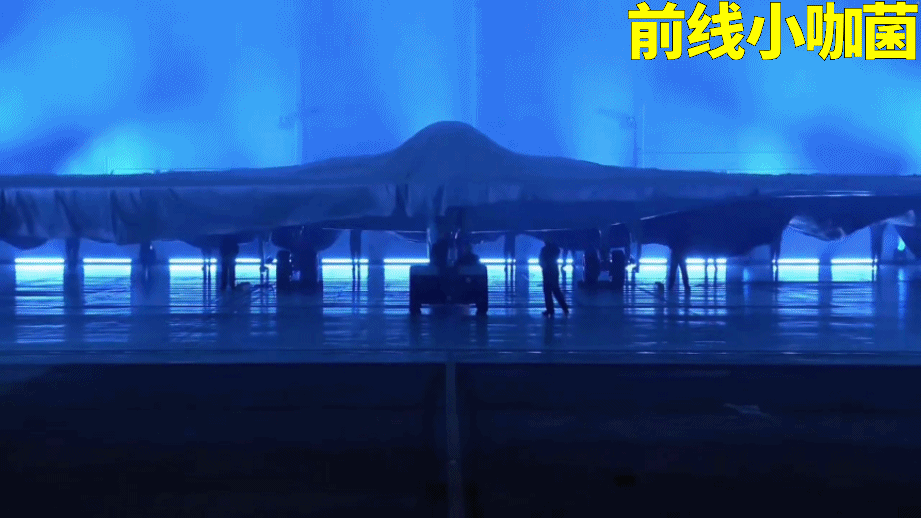美国B-21“突袭者”亮相,外形酷似B-2,号称是世界上首款六代机-有驾 美国B-21“突袭者”亮相,外形酷似B-2,号称是世界上首款六代机-有驾