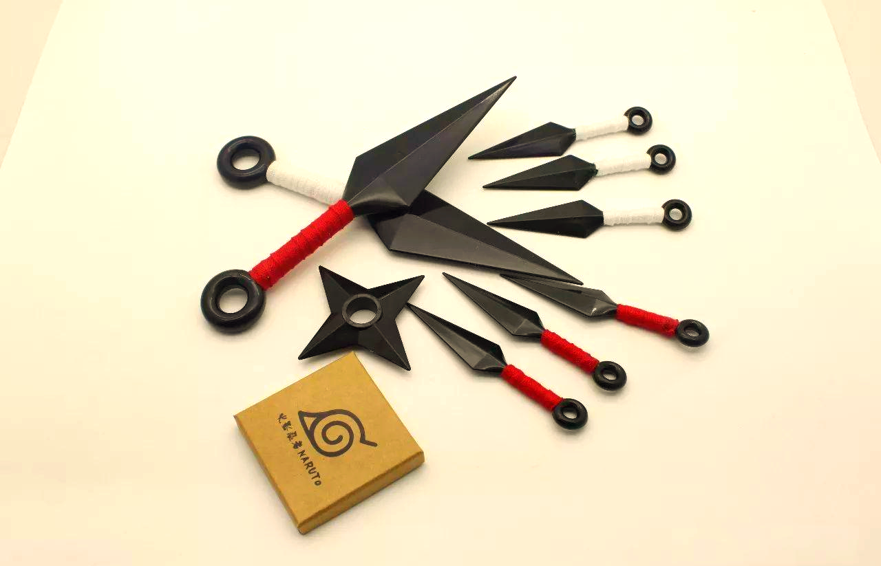 《火影忍者》忍具详解:手里剑与苦无的巧妙应用