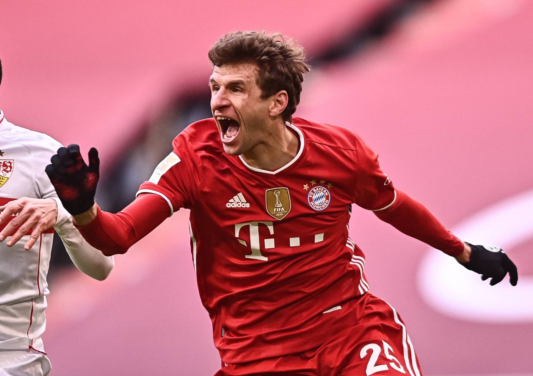 托马斯·穆勒与拜仁慕尼黑续约至2025年,成为"活着的传奇",多前锋