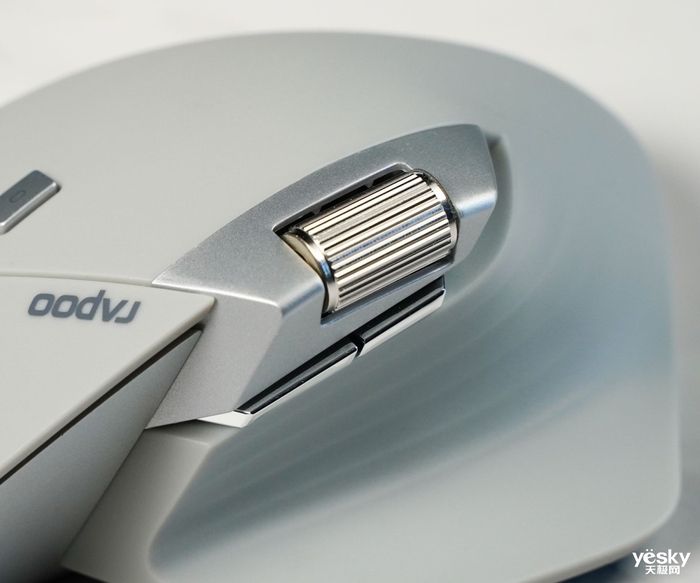 m 无线跨屏技术 霍尔磁感应侧滚轮 雷柏mt760l多模无线鼠标评测