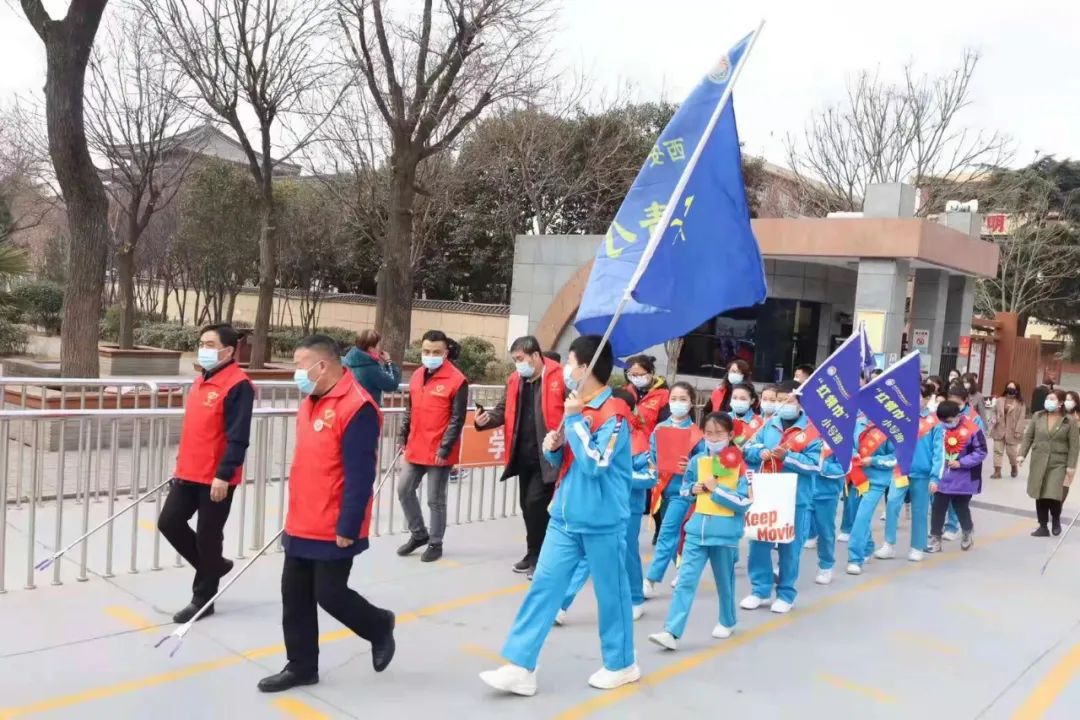 三月春风暖 雷锋伴你行|临潼区华清小学志愿服务活动温暖来袭