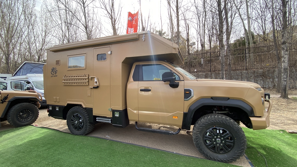 國產越野房車實力車型!東風猛士北極俠越野房車越野生活進行到底