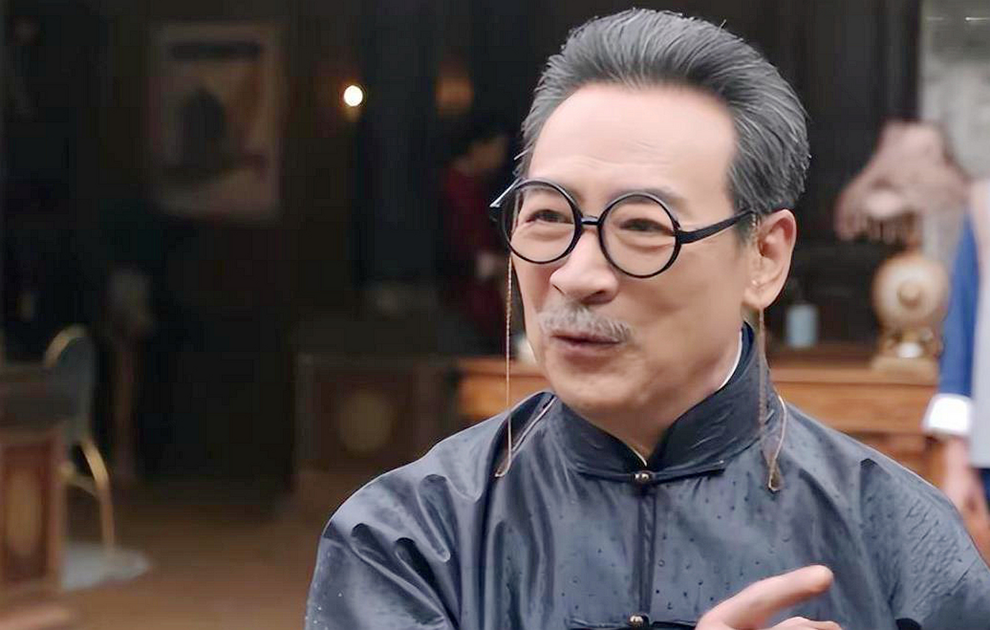 寇振海爱上29岁的李婷,被他拒绝:父母不同意,父母鼓励他3年后结婚