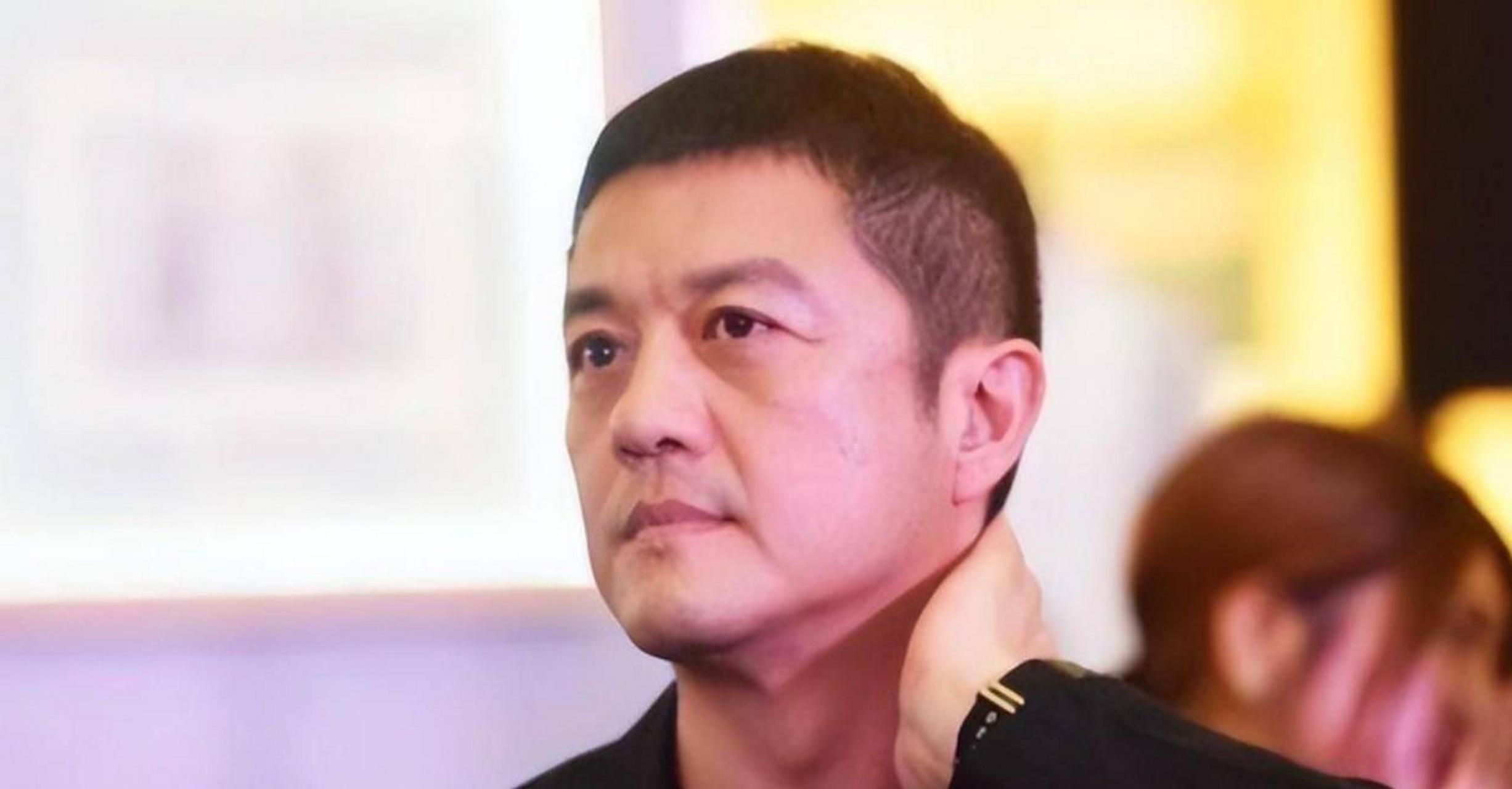 文 / 小雨 曾几何是,李亚鹏也是娱乐圈响当当的明星大腕.