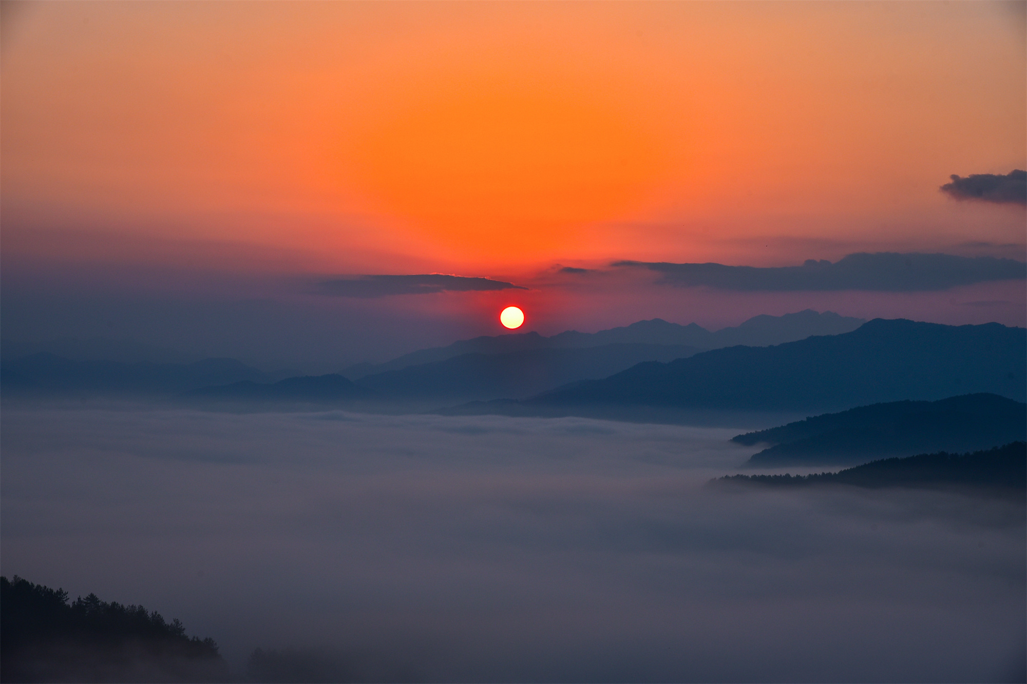 陕西平利:云海日出女娲山