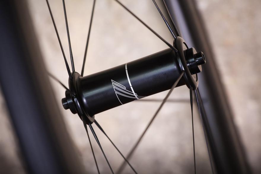 绝对理想的全天候轮组:捷安特 slr 0 42mm轮组