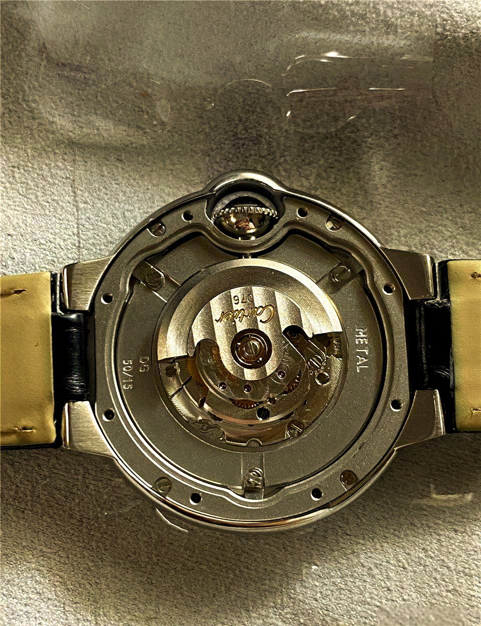 af厂卡地亚蓝气球机芯对比:日本与eta的区别