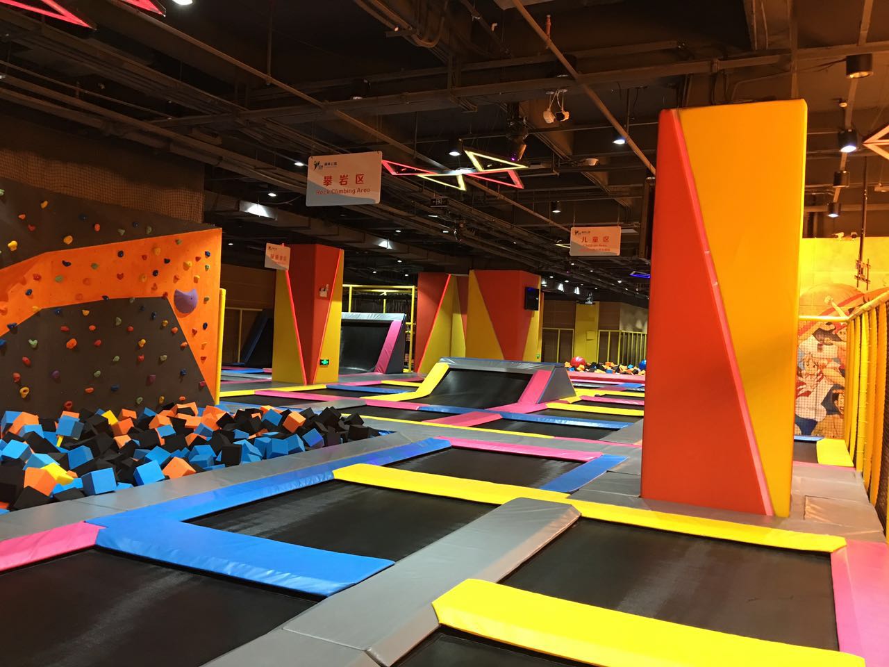解析「场地因素」在蹦床公园经营中的重要性