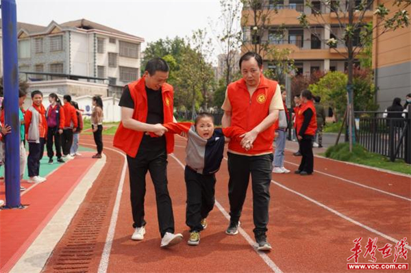 汉寿县西湖小学举行"防震减灾"应急疏散演练