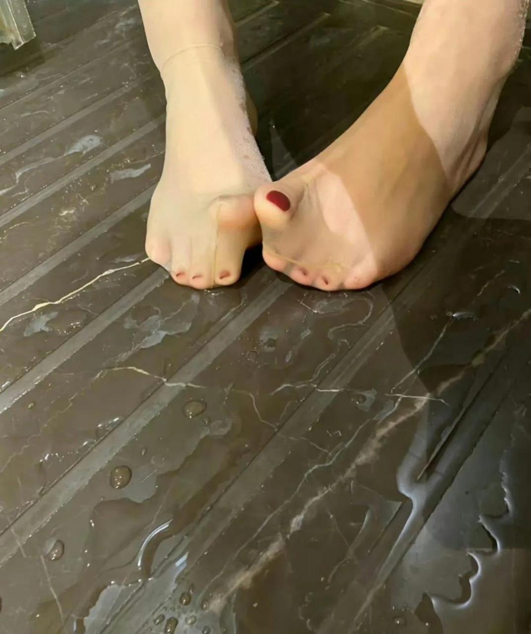 驻马店头条# 袜子湿了[捂脸][做鬼脸]