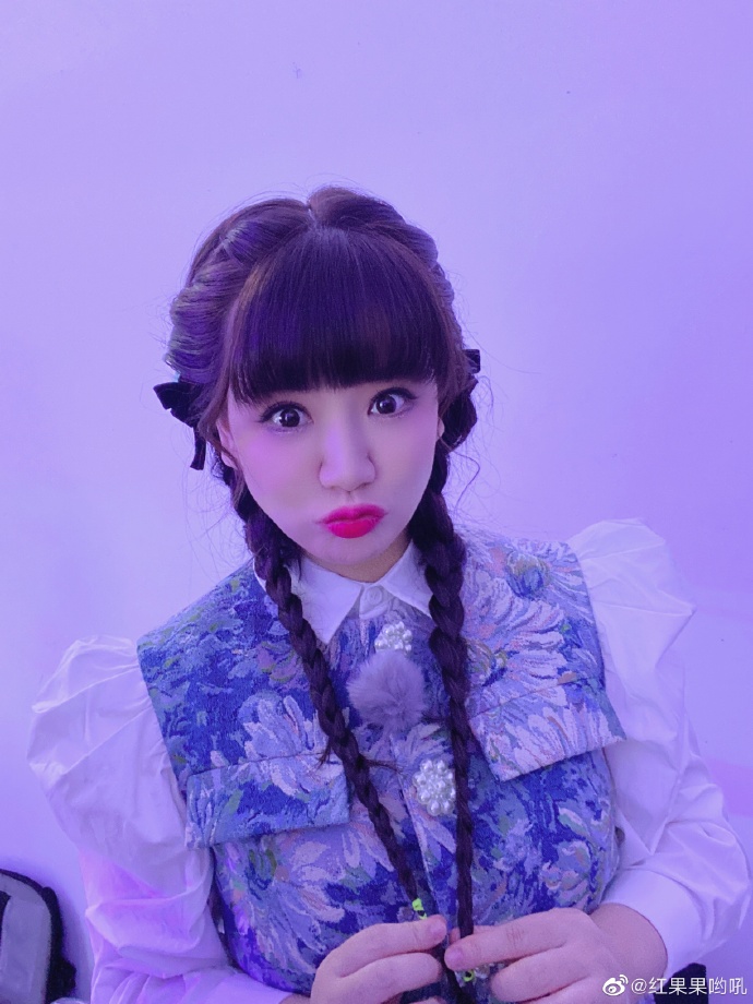 央视主持红果果怒斥恶评直言开玩笑也要有个度获网友力挺