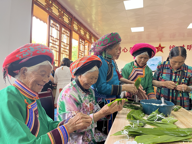 晴隆三寶街道:粽葉飄香 共度端午