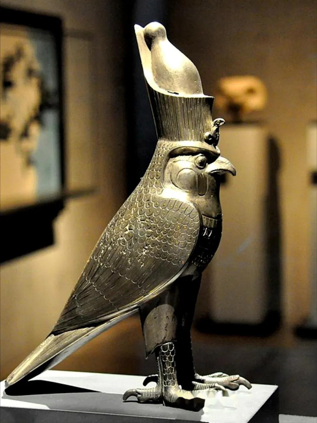 法鲁克:奢华与争议交织的最后国王