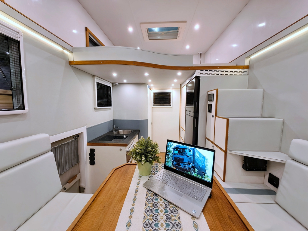 旅美速腾德国man指挥者四驱越野房车外观内饰合集