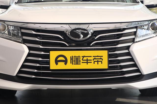 东南a5翼舞和启辰d60,售价差不多,谁更适合日常家用代步?