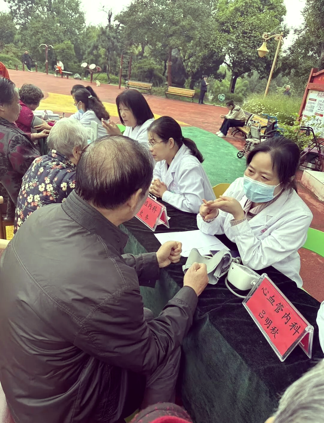 302医院老年人看病代挂号院内杂事全程包办,不用自己费心的简单介绍 302医院老年人看病代挂号院内杂事全程包办,不用自己费心的简单介绍