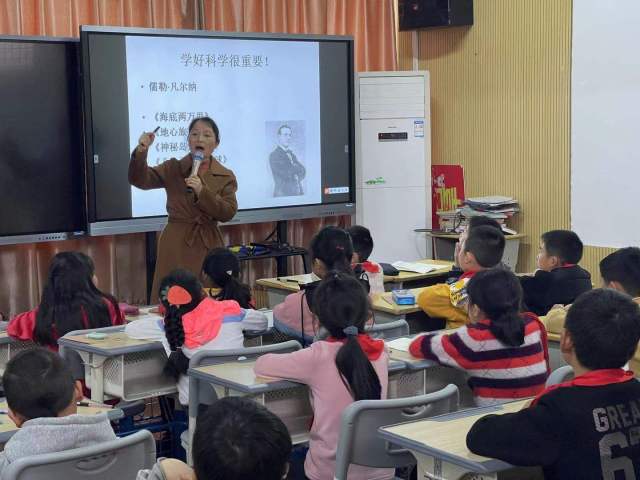 党报记者·书香传递世界读书日走进建德麻车小学