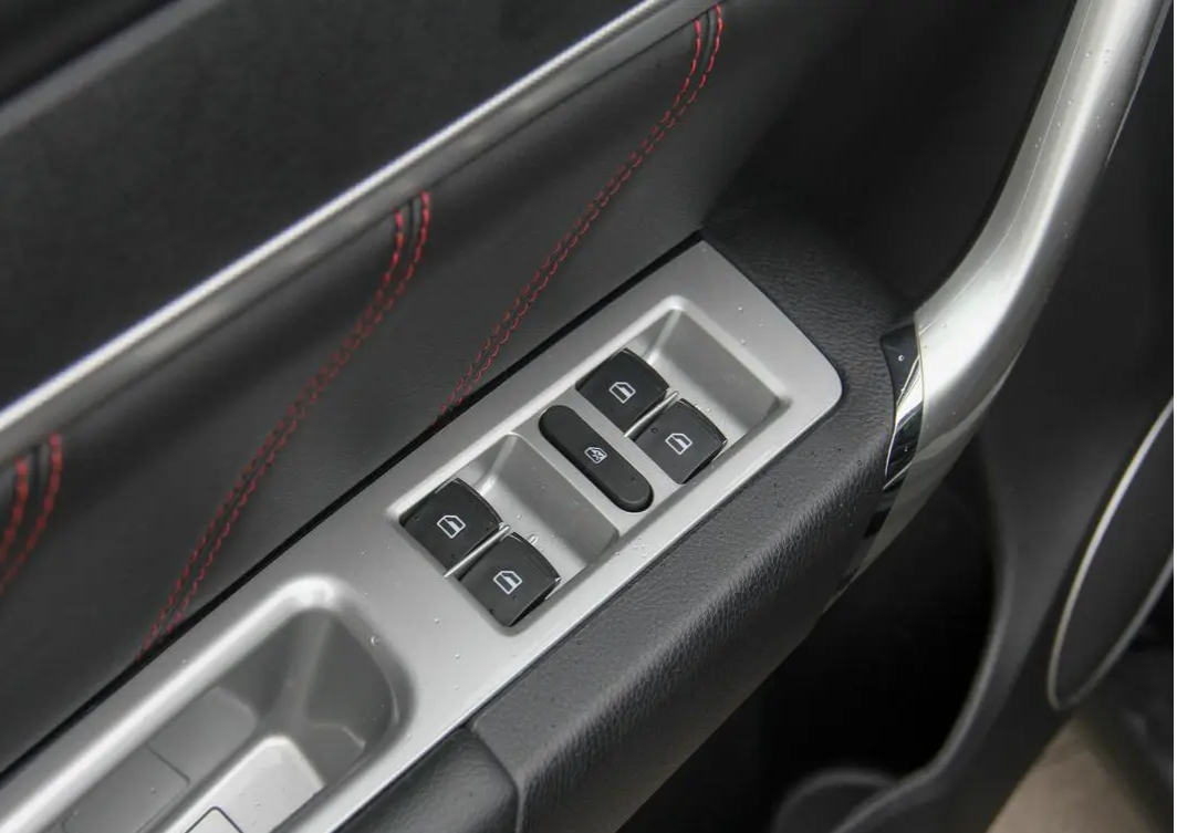 哈弗m6有锁车自动升窗功能吗?