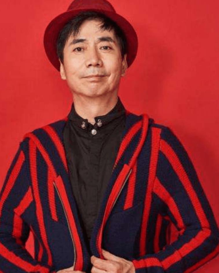范明:娶大6岁二婚女,如今继子成地方骄傲,全靠我的爱!
