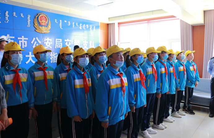 「警营开放 别样"六一"」商都县交管大队邀请育苗小学走进交管大队