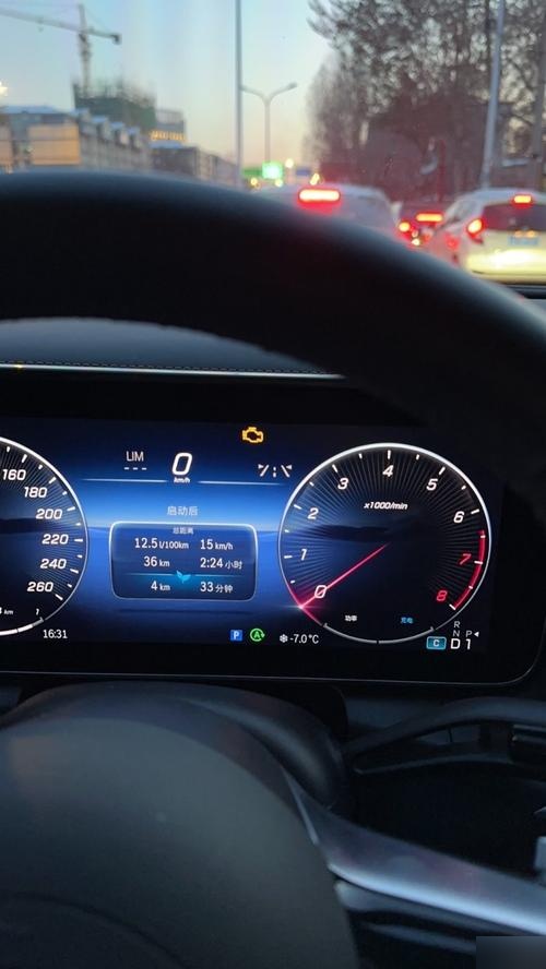 奔驰e300发动机灯亮如何清除