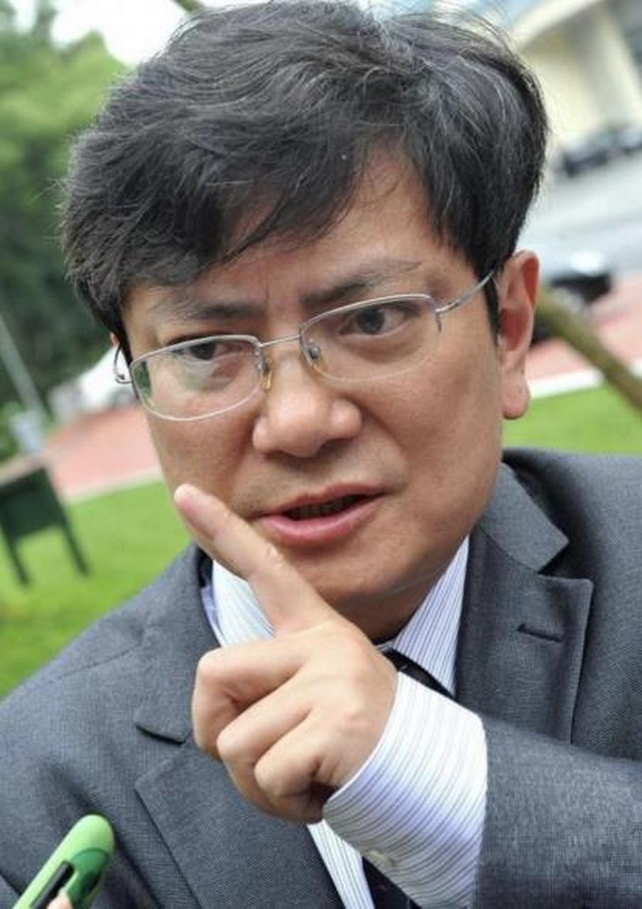 "  同样都是学术界的知名人物,郑强教授对于易中天教授竟然做出这样的