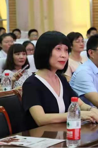 美女校长上任,临沂第三十五中孙静校长来了