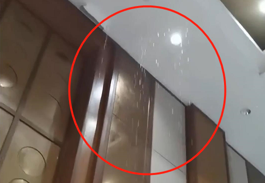 办婚宴时厅内吊顶漏水现"瀑布",酒店回应:暴雨天排水不及时,现已修复