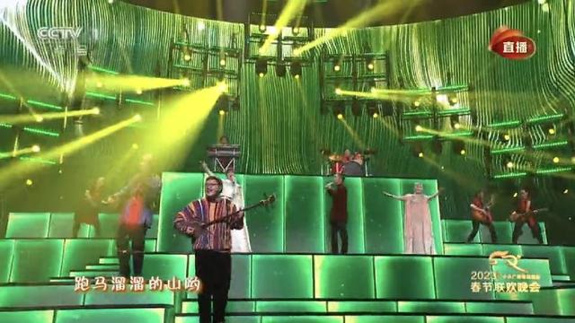 甘肃民谣歌手张尕怂亮相央视春晚