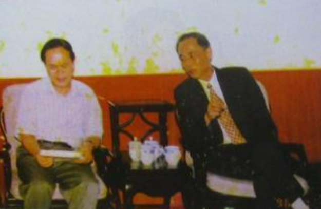 广东法院巨贪麦崇楷:追名牌,讲派头,沉迷美色,伙同儿子敛财