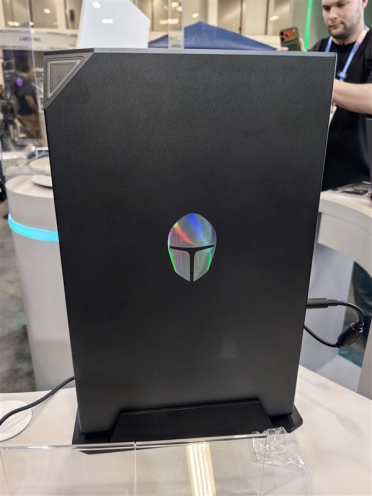 雷神MIX G2独显游戏迷你主机亮相：行业首款Ultra 9 275HX + RTX 5090