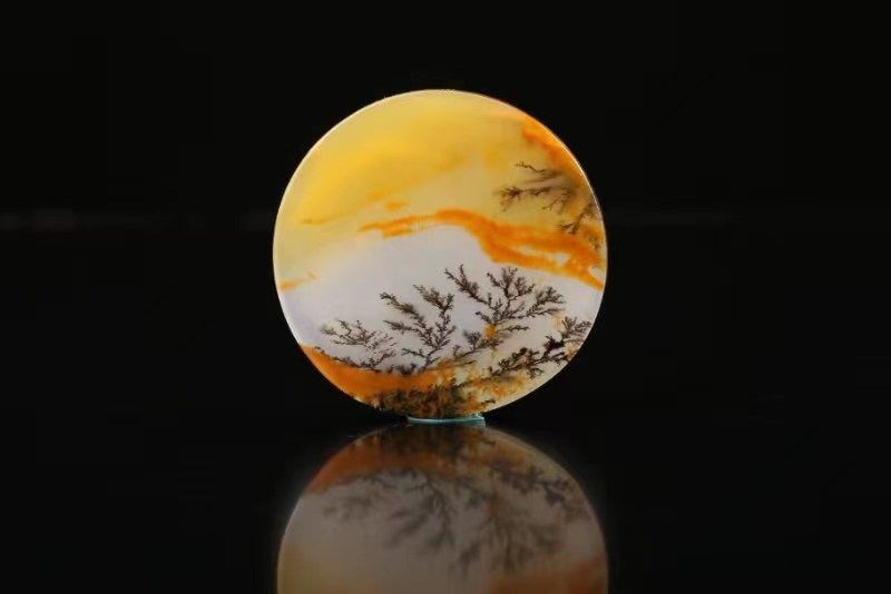 黄龙玉水草花:玉石中的"王者"外行人都说好,究竟有多好?