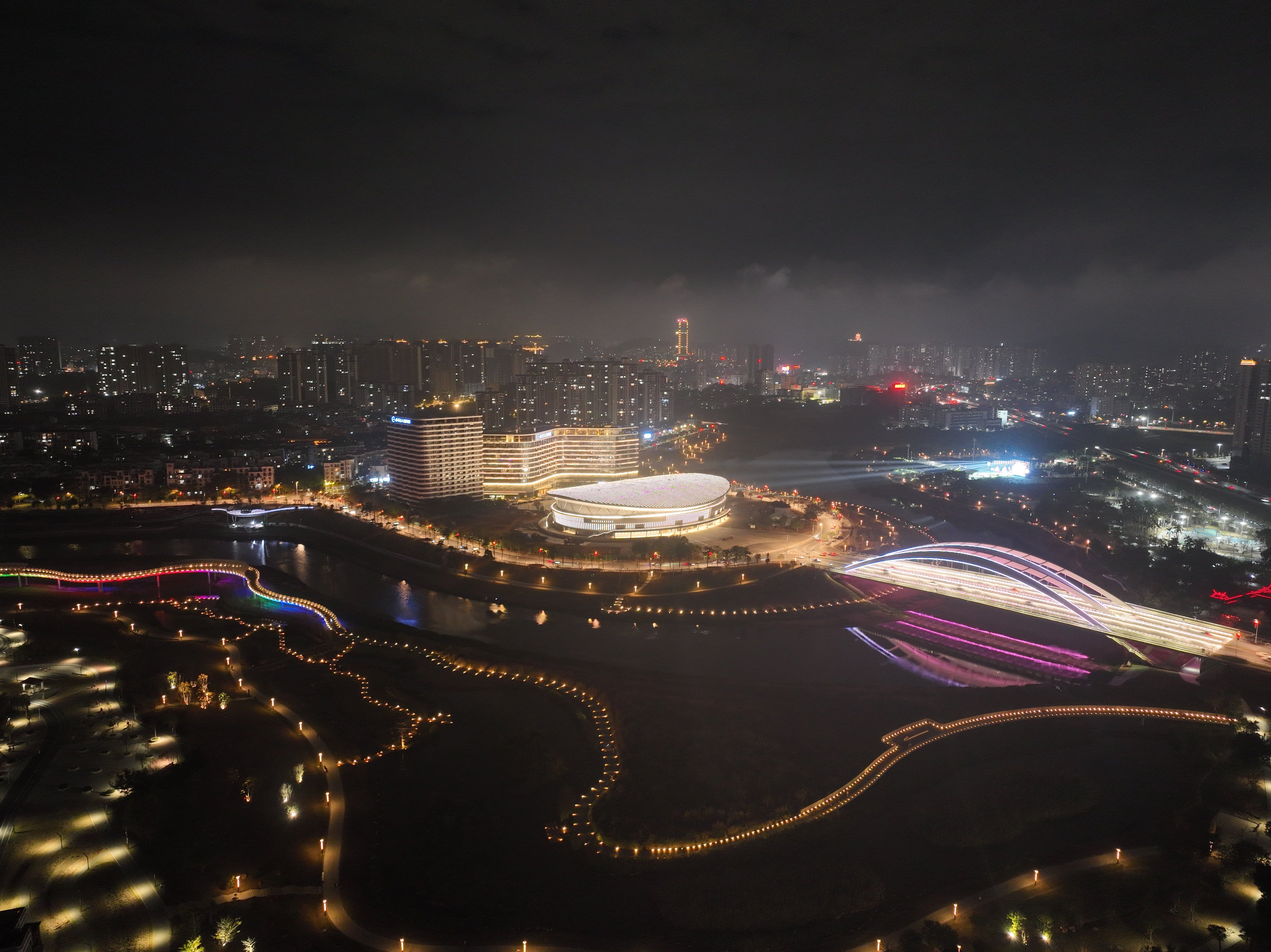 夜景上新!惠阳体育会展中心建筑灯光改造升级完成