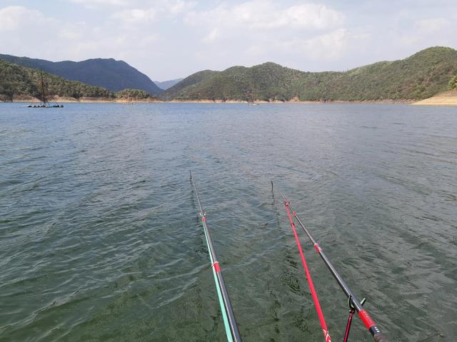 昆明周边100公里柴石滩水库,行程不出昆明市区,野钓鱼资源丰富